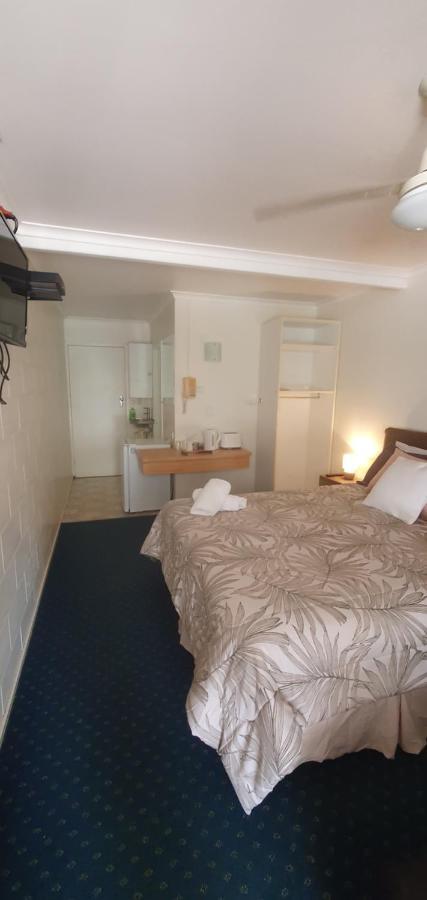 Bargara Motor Inn - Pet Friendly Экстерьер фото