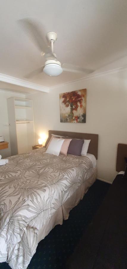 Bargara Motor Inn - Pet Friendly Экстерьер фото