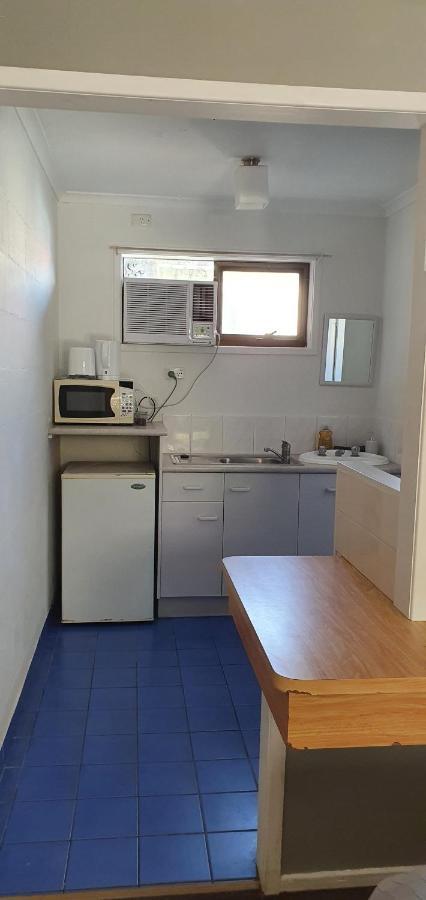 Bargara Motor Inn - Pet Friendly Экстерьер фото