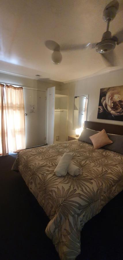 Bargara Motor Inn - Pet Friendly Экстерьер фото
