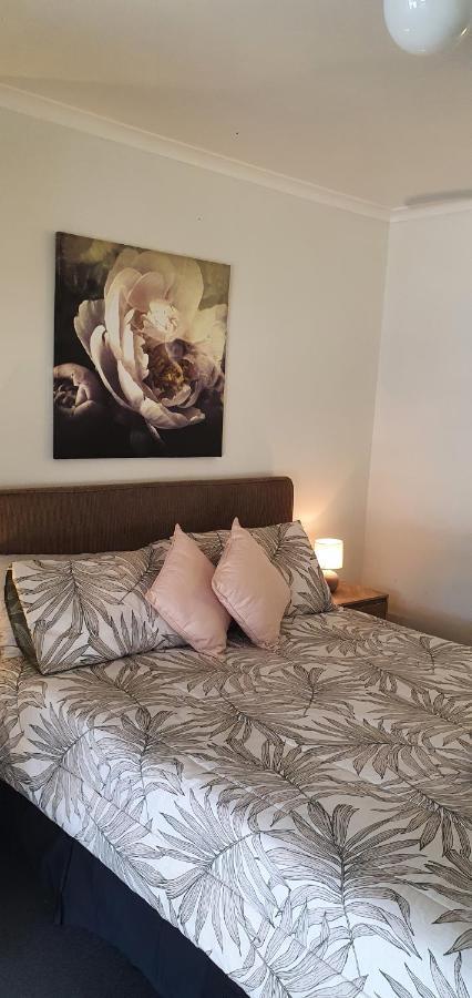 Bargara Motor Inn - Pet Friendly Экстерьер фото